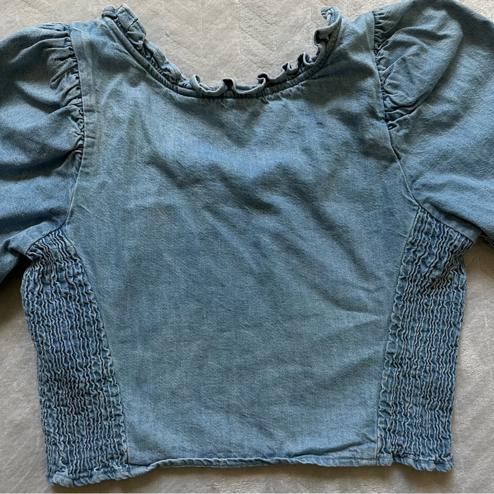 Levi’s Louise Puff Sleeve Smocked Cropped Blouse Denim Blue Size M - Picture 4 of 10